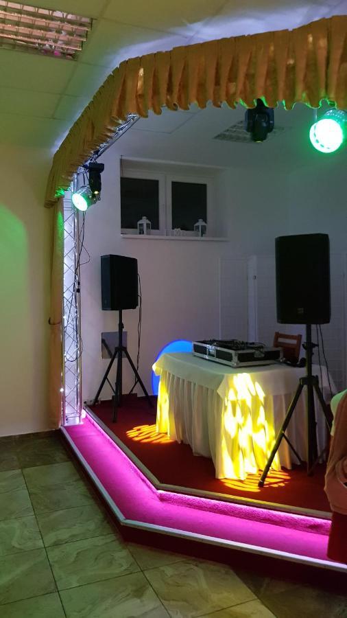 Agrohotel Tri Brezy Hrustin Exterior foto